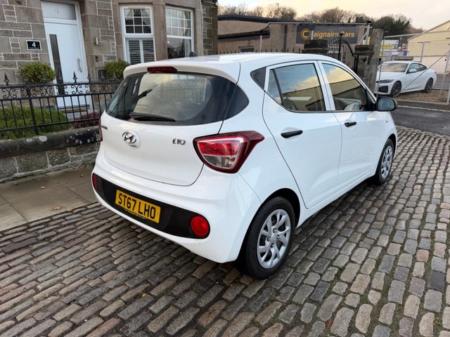 2017 HYUNDAI I10 - Photo 8