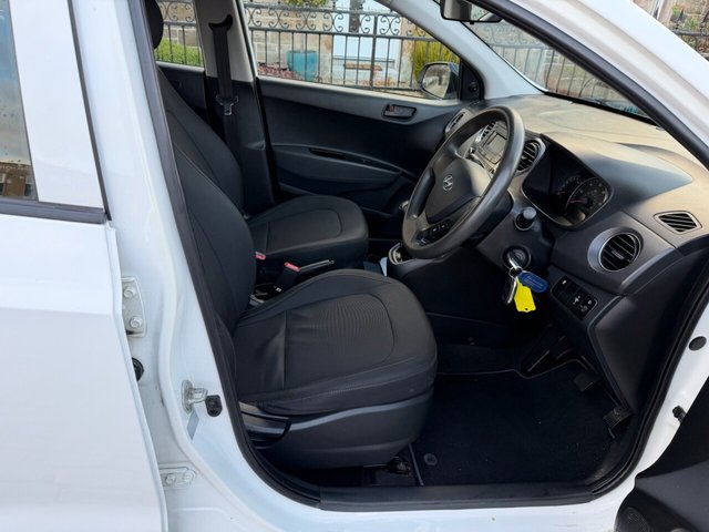 2017 HYUNDAI I10 - Photo 2