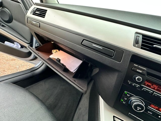 2012 BMW 3 SERIES - Photo 12