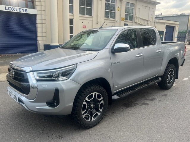 2021 TOYOTA HI-LUX 2.8 D-4D Invincible Pickup Double Cab 4dr Diesel Auto 4WD Euro 6 (s/s) (204 ps) - Photo 2