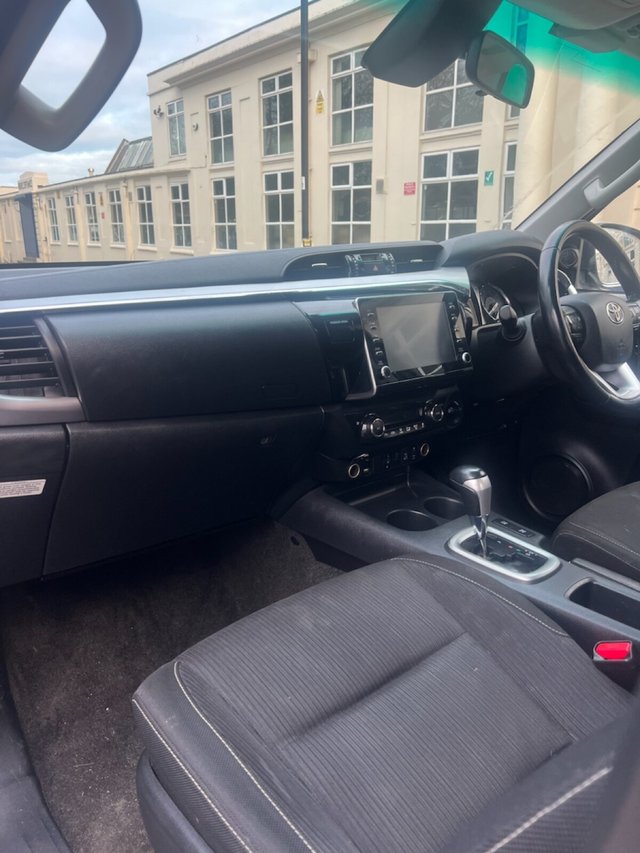 2021 TOYOTA HI-LUX 2.8 D-4D Invincible Pickup Double Cab 4dr Diesel Auto 4WD Euro 6 (s/s) (204 ps) - Photo 10