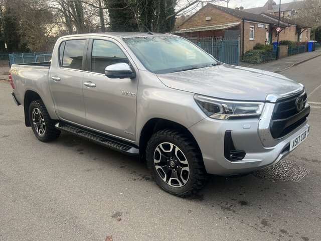 2021 TOYOTA HI-LUX 2.8 D-4D Invincible Pickup Double Cab 4dr Diesel Auto 4WD Euro 6 (s/s) (204 ps)