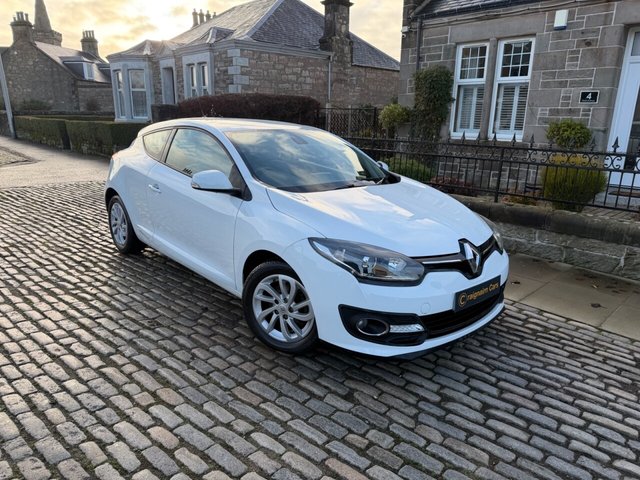 2015 5 110 PS ONLY 9000 MILES FROM NEW 2015 9,000 MILES 1.6 LTR... photo
