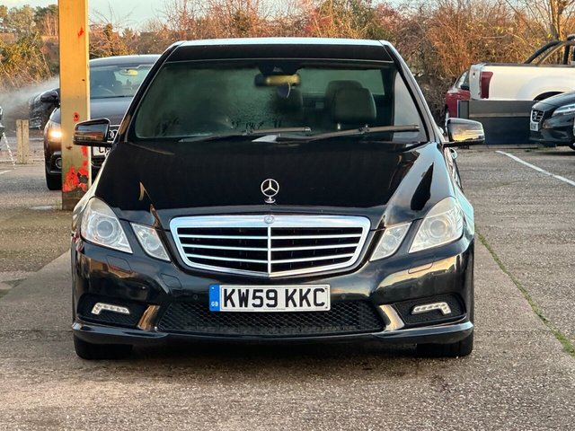 2010 Mercedes-Benz E-Class 2L Sport 4dr - Photo 2