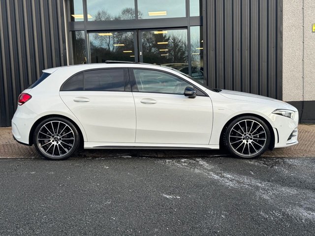 2021 MERCEDES-BENZ A-CLASS 2.0 A200d Exclusive Edition Hatchback 5dr Diesel 8G-DCT Euro 6 (s/s) (150 ps) - Photo 7