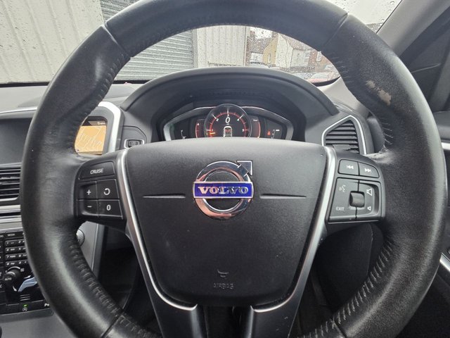 2017 VOLVO XC60 - Photo 12