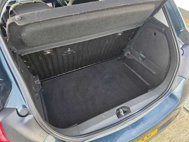 2015 Vauxhall Corsa 1.4L Excite 3dr - Photo 7