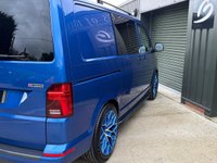 USED 2021 21 VOLKSWAGEN TRANSPORTER 2.0 BiTDI T32 Highline Kombi Double Cab 5dr Diesel DSG 4Motion SWB Euro 6 (s/s) (204 ps) 