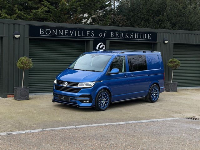 View our Volkswagen Transporter 2.0 BiTDI T32 Highline Kombi Double Cab 5dr Diesel DSG 4Motion SWB Euro 6 (s/s) (204 ps)