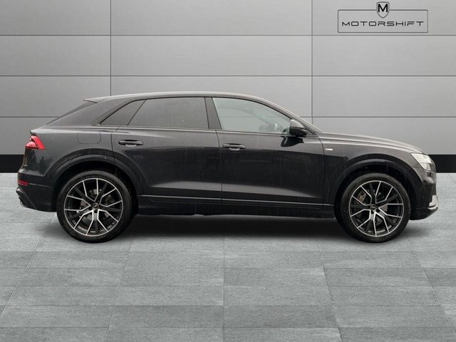 2020 AUDI Q8 - Photo 7