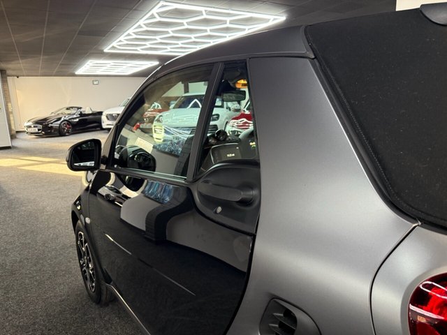 2019 SMART FORTWO - Photo 6
