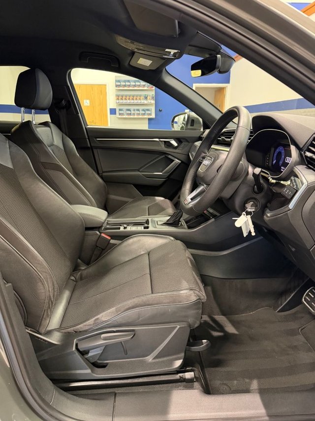 2019 Audi Q3 2L S Line 5dr - Photo 9