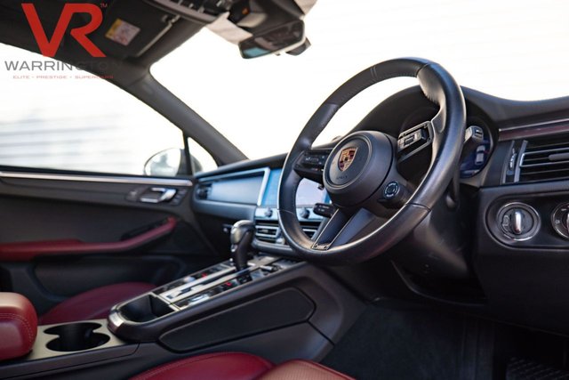 2022 PORSCHE MACAN - Photo 12