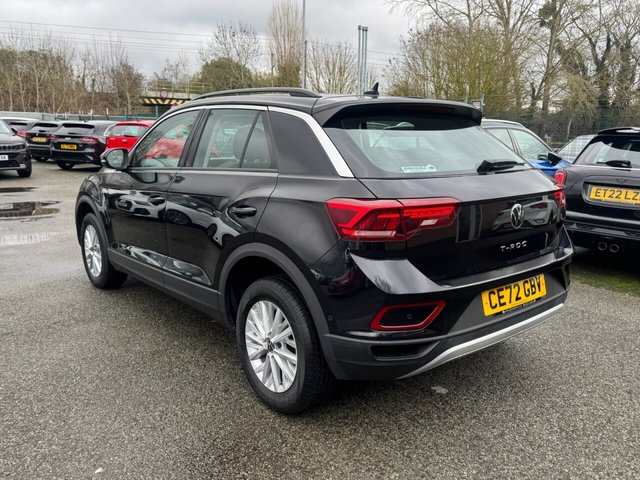 2022 Volkswagen T-Roc 1.5L Life 5dr - Photo 2