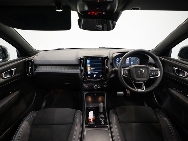 2022 Volvo Xc40 1.5L R-Design 5dr - Photo 2