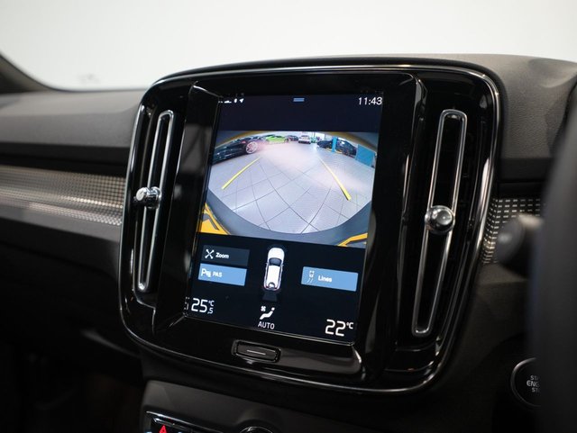 2022 Volvo Xc40 1.5L R-Design 5dr - Photo 4