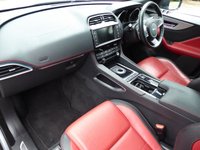 USED 2018 18 JAGUAR F-PACE 2.0 P250i R-Sport SUV 5dr Petrol Auto AWD Euro 6 (s/s) (250 ps) PANO ROOF, BLACK & RED LEATHER