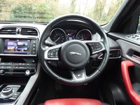 USED 2018 18 JAGUAR F-PACE 2.0 P250i R-Sport SUV 5dr Petrol Auto AWD Euro 6 (s/s) (250 ps) PANO ROOF, BLACK & RED LEATHER