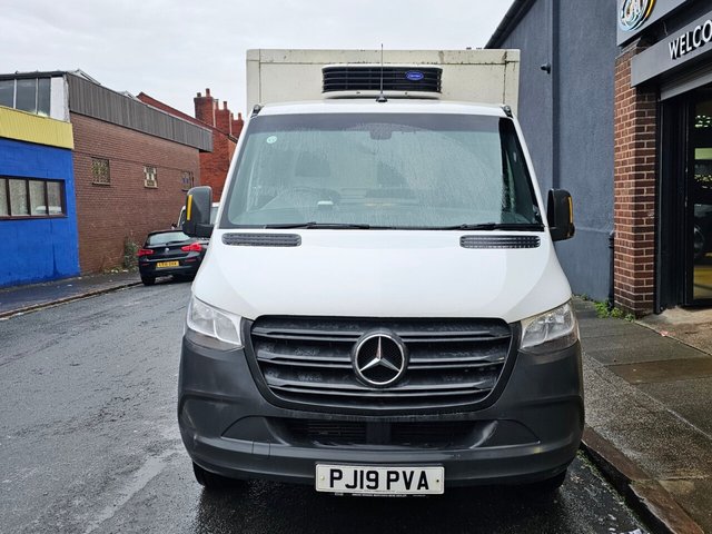 2019 Mercedes-Benz Sprinter 2.1L null 2dr - Photo 2