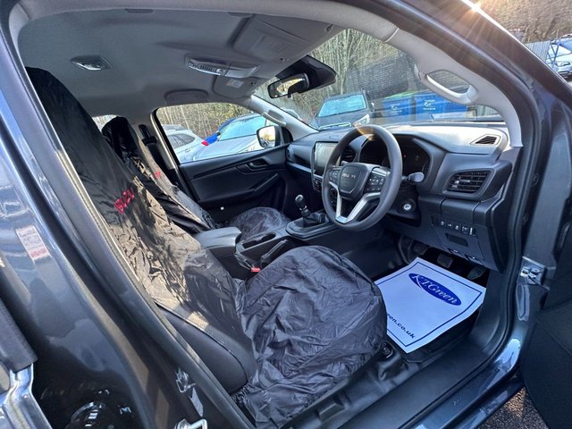 2025 ISUZU D-MAX 1.9 TD Utility Diff Lock Pickup Double Cab 4dr Diesel Manual 4WD Euro 6 (s/s) (164 ps) - Photo 8