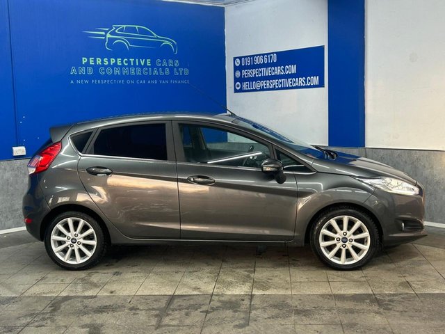 2017 FORD FIESTA - Photo 2