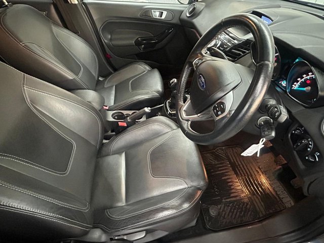 2017 FORD FIESTA - Photo 9