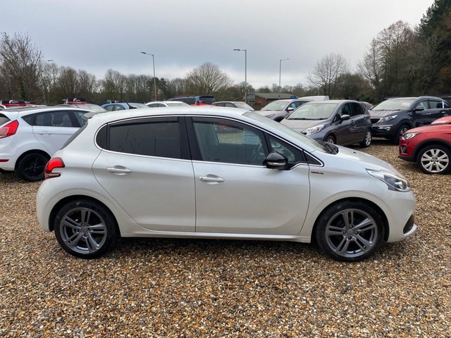 2018 Peugeot 208 1.2L Gt Line 5dr - Photo 4