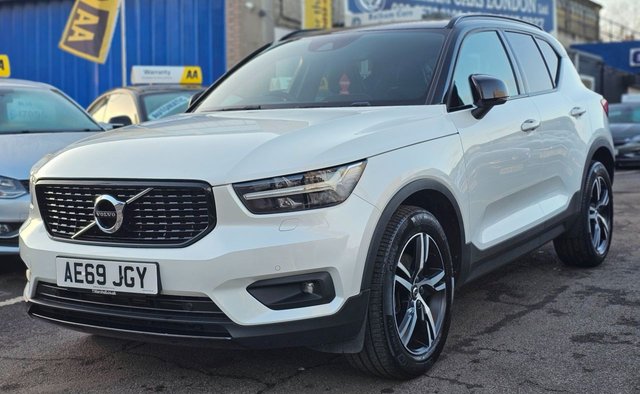 2019 VOLVO XC40 - Photo 4