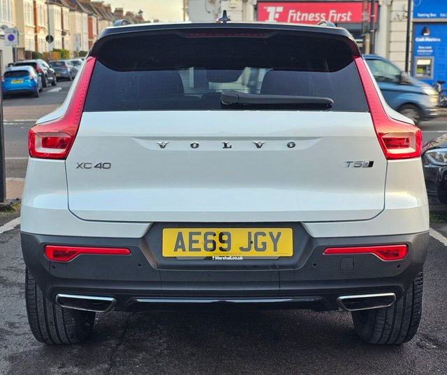 2019 VOLVO XC40 - Photo 8