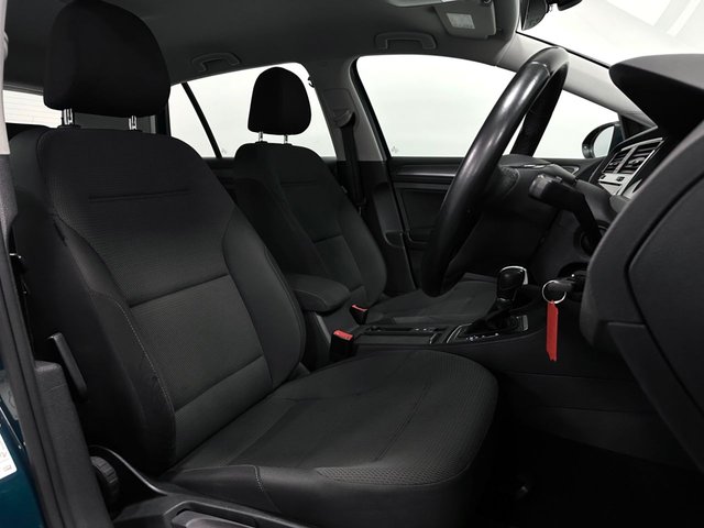 2017 Volkswagen Golf 1L SE Nav 5dr - Photo 5