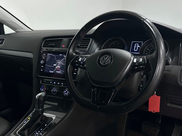 2017 Volkswagen Golf 1L SE Nav 5dr - Photo 4