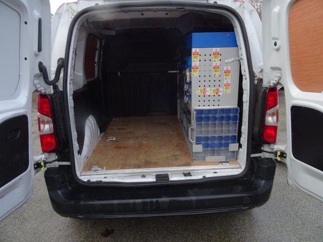 2023 Peugeot Partner 1.5L Professional Premium + 5dr - Photo 12