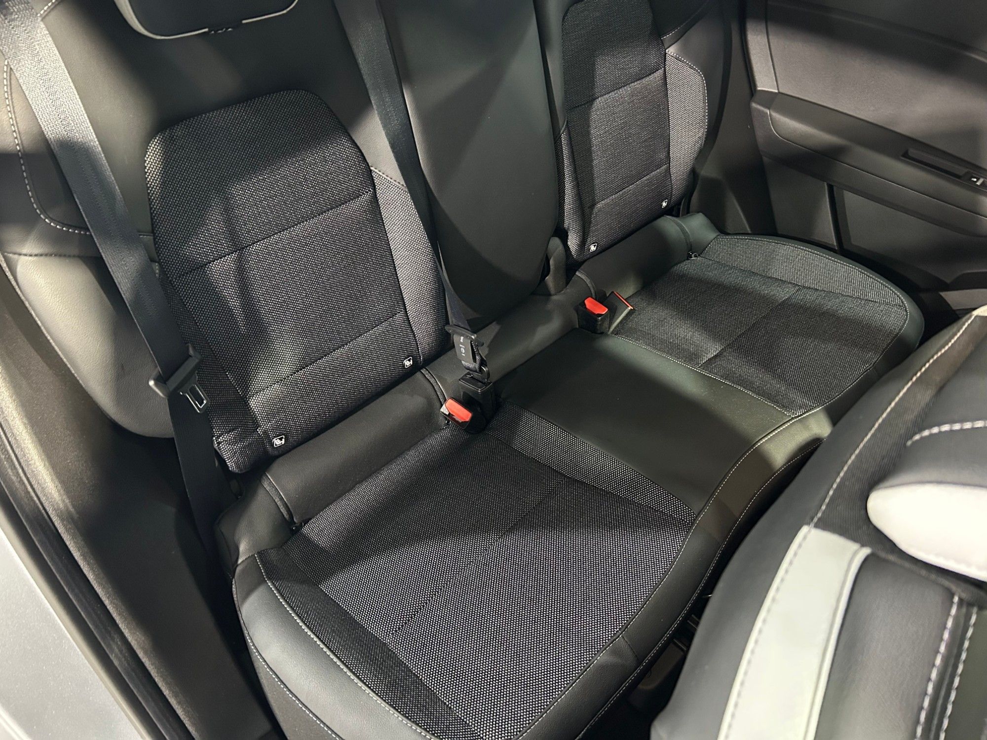 USED 2022 72 RENAULT CAPTUR 1.6 E-TECH 9.8kWh techno SUV 5dr Petrol Plug-in Hybrid Auto Euro 6 (s/s) (160 ps) 