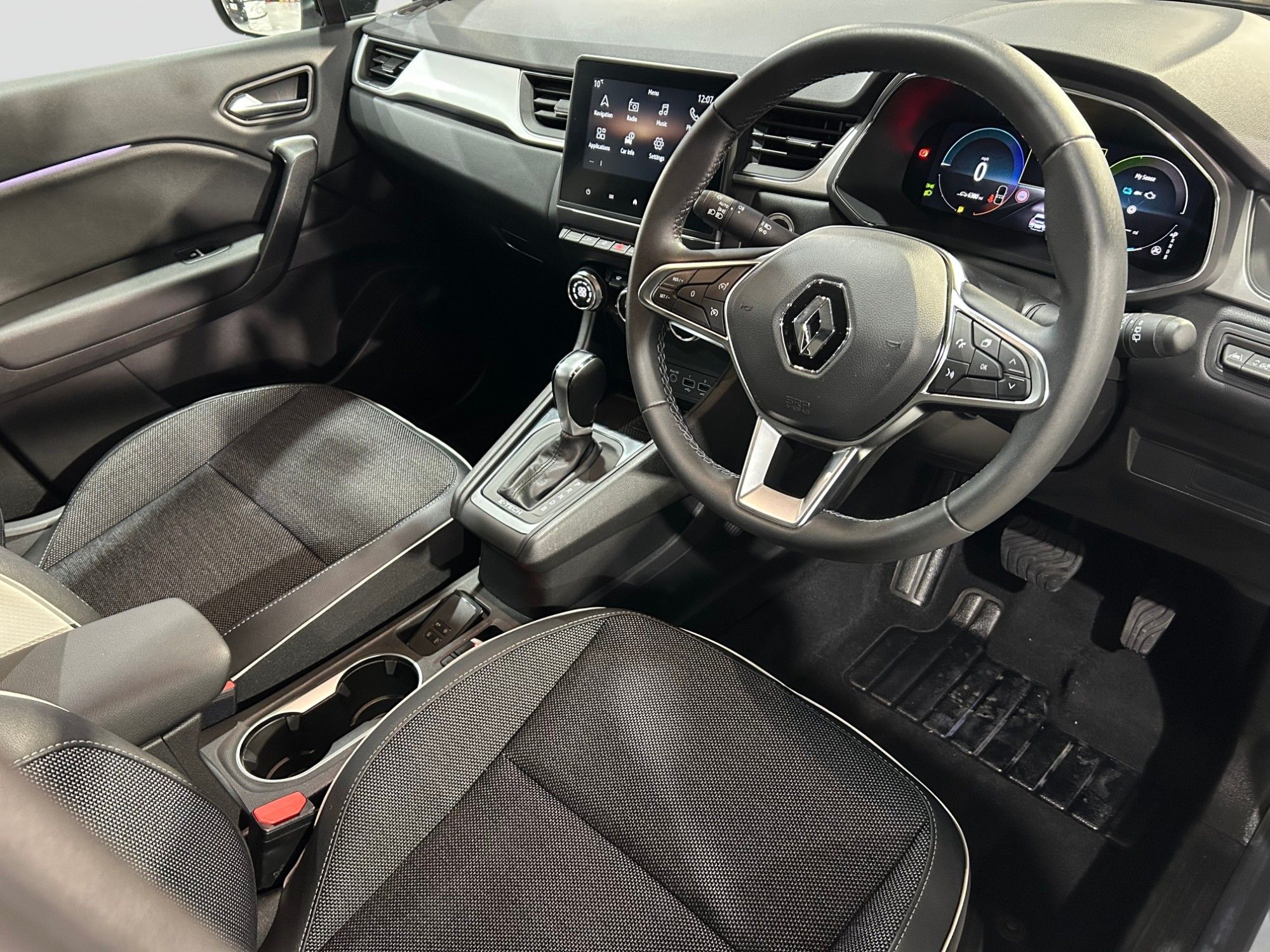 USED 2022 72 RENAULT CAPTUR 1.6 E-TECH 9.8kWh techno SUV 5dr Petrol Plug-in Hybrid Auto Euro 6 (s/s) (160 ps) 