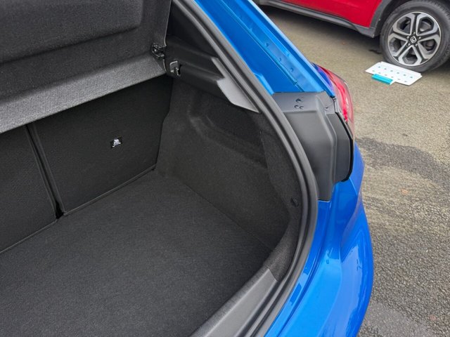 2023 Peugeot 208 1.2L Allure Premium + 5dr - Photo 12