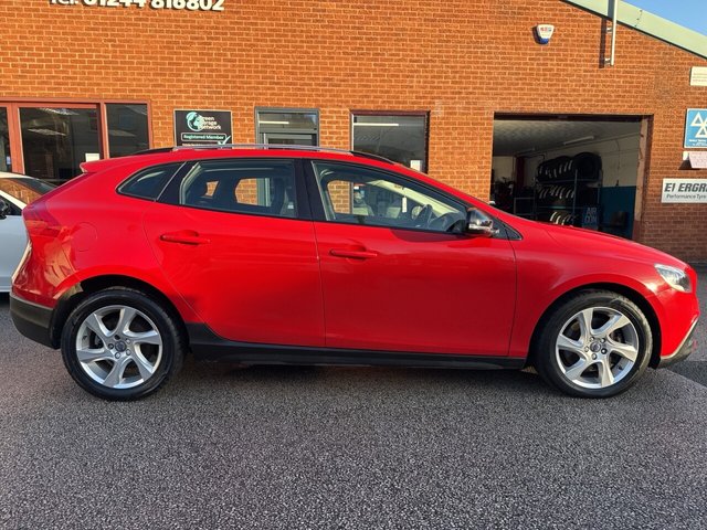 2015 Volvo V40 Cross Country 2L Lux 5dr - Photo 3