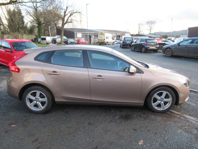 2015 VOLVO V40 2.0 T2 ES Hatchback 5dr Petrol Manual Euro 6 (s/s) (122 ps) - Photo 6