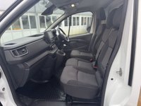 USED 2022 72 RENAULT TRAFIC 2.0 dCi Blue LL30 Business+ Panel Van 5dr Diesel Manual L2 H1 Euro 6 (s/s) (130 ps) This 2022 Renault Trafic Business+ van offers an impressive 7800 litres of cargo volume, making it an ideal choice for businesses needing substantial load space.  Powered by a 2.0 litre dCi Blue diesel engine and meeting Euro 6 emission standards, this LL30 L2 H1 model is equipped with the Business+ trim.  For enhanced driver convenience and safety, it features EASY LINK Navigation with an 8 inch touchscreen and Bluetooth connectivity, manual air conditioning.