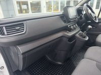 USED 2022 72 RENAULT TRAFIC 2.0 dCi Blue LL30 Business+ Panel Van 5dr Diesel Manual L2 H1 Euro 6 (s/s) (130 ps) This 2022 Renault Trafic Business+ van offers an impressive 7800 litres of cargo volume, making it an ideal choice for businesses needing substantial load space.  Powered by a 2.0 litre dCi Blue diesel engine and meeting Euro 6 emission standards, this LL30 L2 H1 model is equipped with the Business+ trim.  For enhanced driver convenience and safety, it features EASY LINK Navigation with an 8 inch touchscreen and Bluetooth connectivity, manual air conditioning.