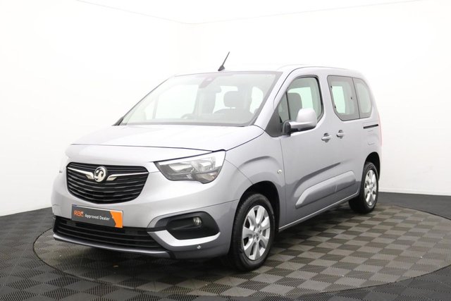 2019 Vauxhall Combo Life 1.2L Energy 5dr - Photo 7