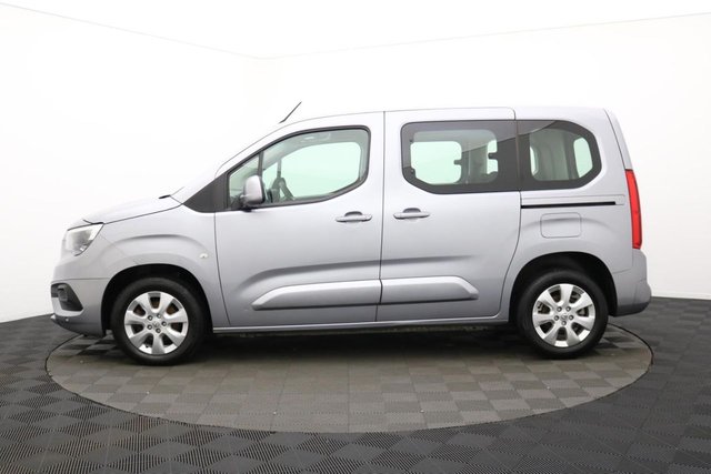 2019 Vauxhall Combo Life 1.2L Energy 5dr - Photo 8