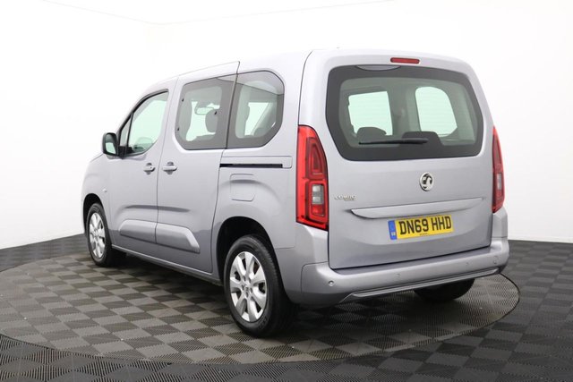 2019 Vauxhall Combo Life 1.2L Energy 5dr - Photo 9
