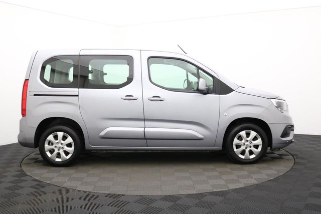 2019 Vauxhall Combo Life 1.2L Energy 5dr - Photo 2