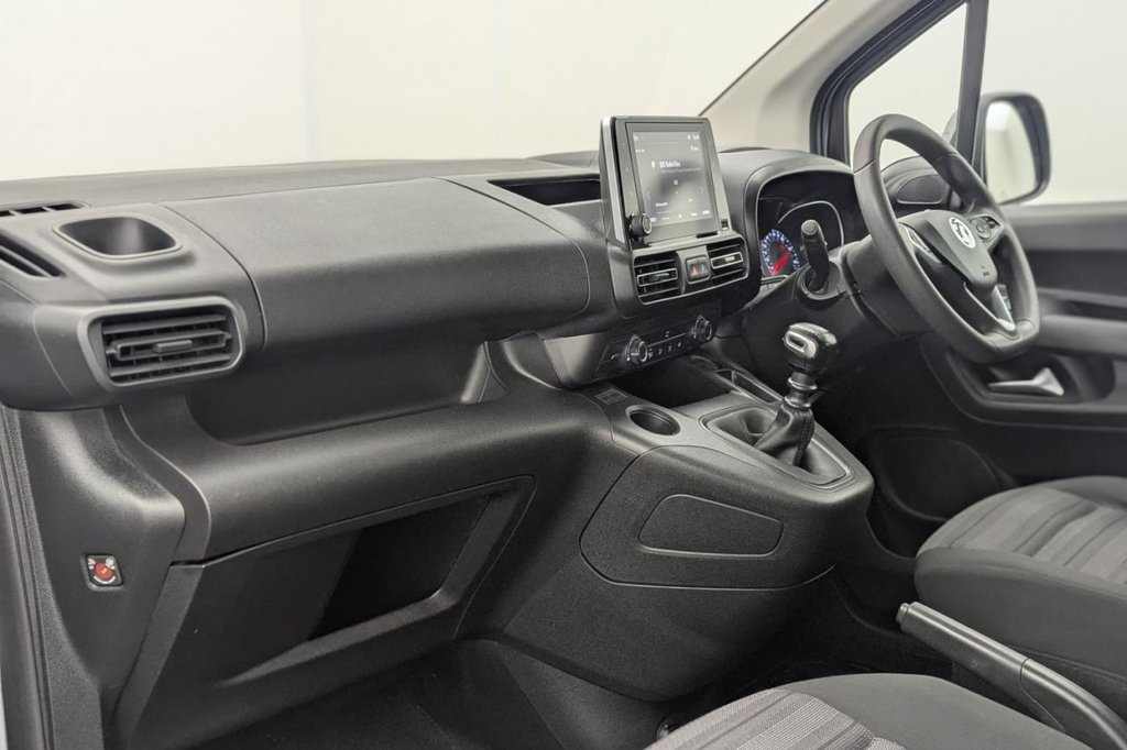 USED 2019 69 VAUXHALL COMBO LIFE 1.2 Turbo GPF Energy MPV 5dr Petrol Manual Euro 6 (s/s) (110 ps) Car Play, 16" Alloys, Sensors