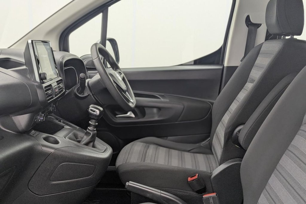 USED 2019 69 VAUXHALL COMBO LIFE 1.2 Turbo GPF Energy MPV 5dr Petrol Manual Euro 6 (s/s) (110 ps) Car Play, 16" Alloys, Sensors