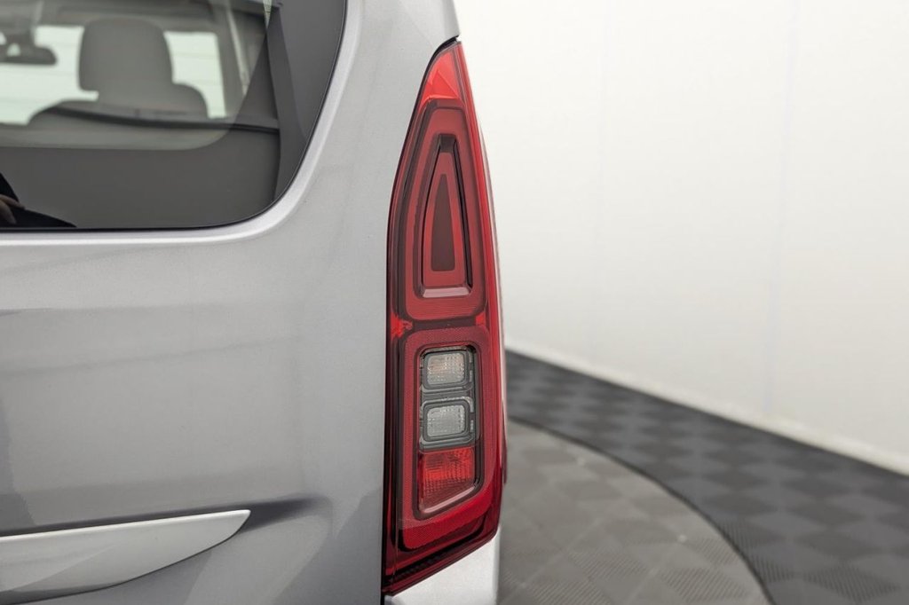 USED 2019 69 VAUXHALL COMBO LIFE 1.2 Turbo GPF Energy MPV 5dr Petrol Manual Euro 6 (s/s) (110 ps) Car Play, 16" Alloys, Sensors