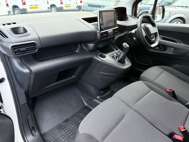 2020 PEUGEOT PARTNER 1.5 BlueHDi 1000 Professional Standard Panel Van 5dr Diesel Manual SWB Euro 6 (s/s) (100 bhp) - Photo 11