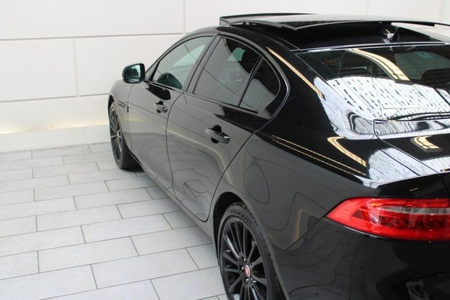 2017 JAGUAR XE - Photo 12