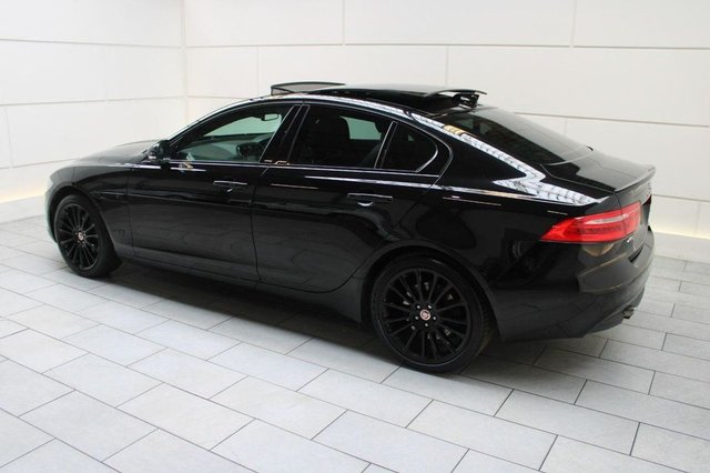 2017 JAGUAR XE - Photo 9