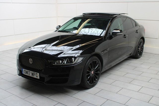 2017 JAGUAR XE - Photo 3